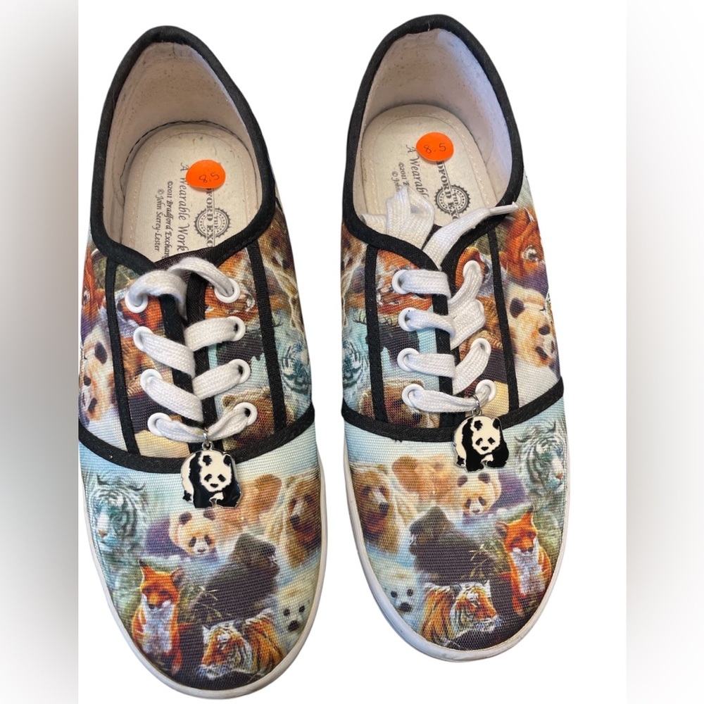 Womens Fashion Sneakers  Wildlife Design SZ 8.5 Panda Charms shoes